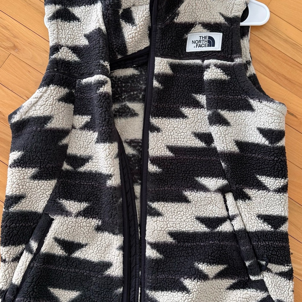 The North Face Gray and Black Textured Vest